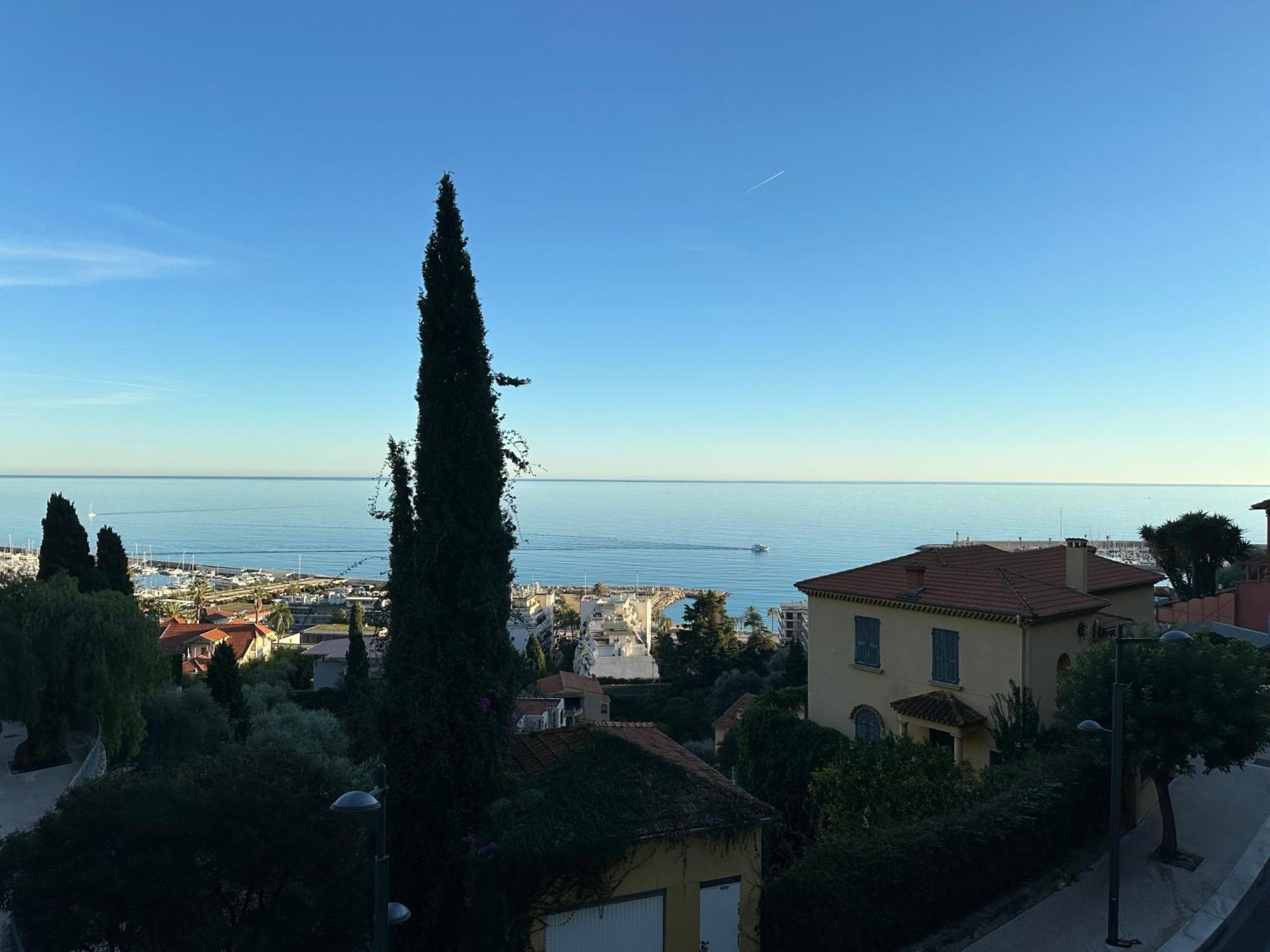 Le Vigia-Vue Mer-Terrasse-Climatisation-Parking Menton Eksteriør billede